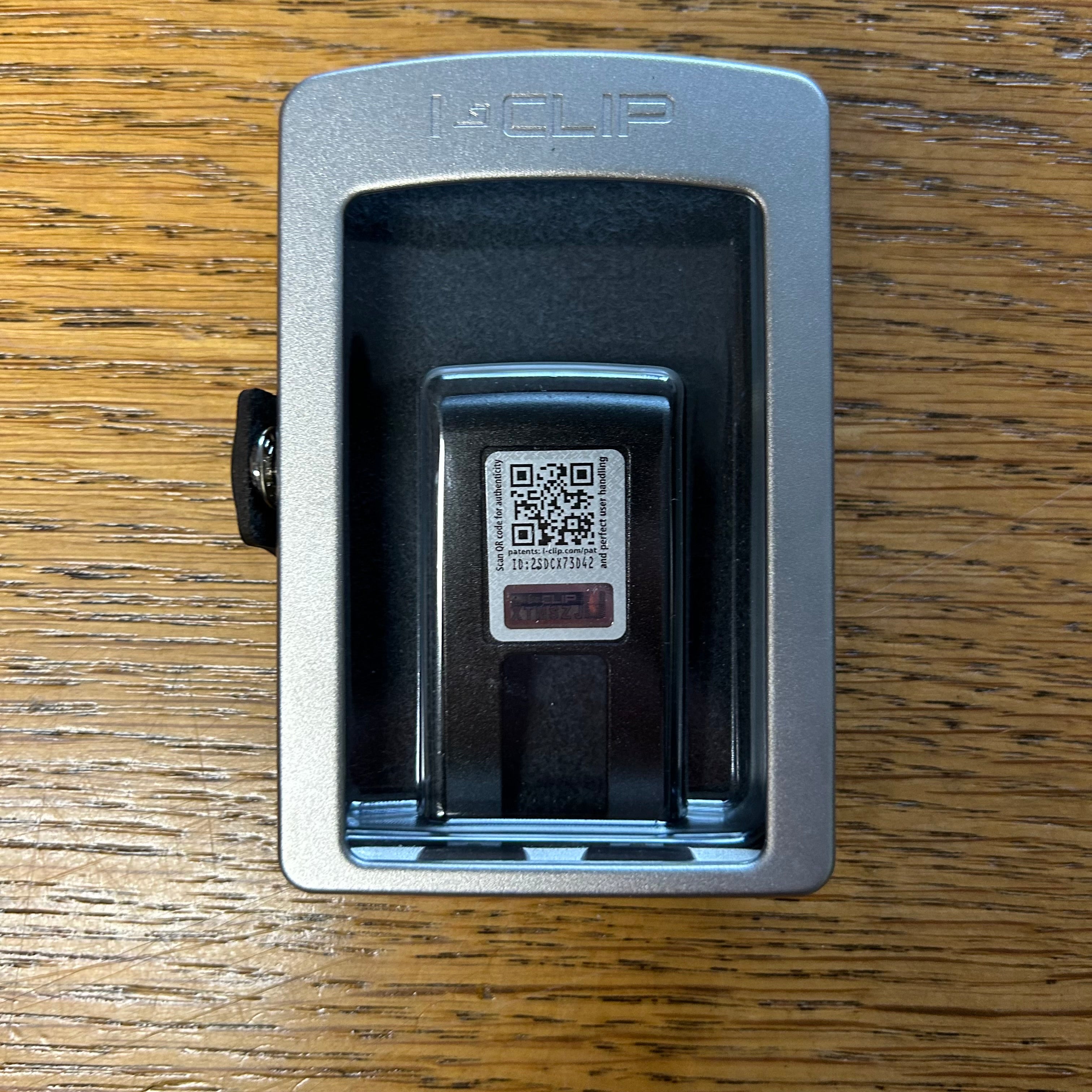 I-CLIP – Tesla Fahrer Edition Metall